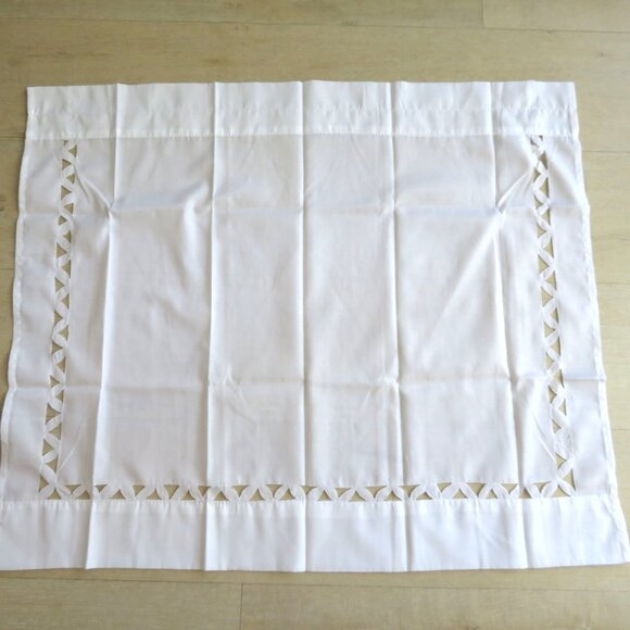 Pair of 2 Curtain Panels White Lattice Edge 29" w x 24" L New Open Package - Picture 2 of 7